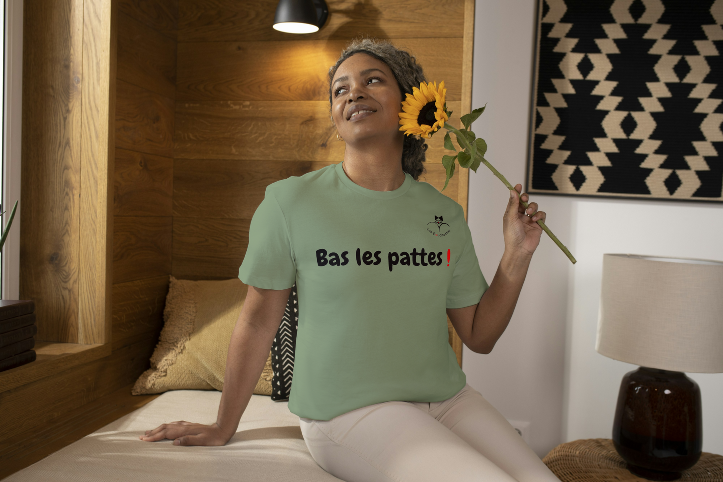 T-shirt "Bas les pattes !"