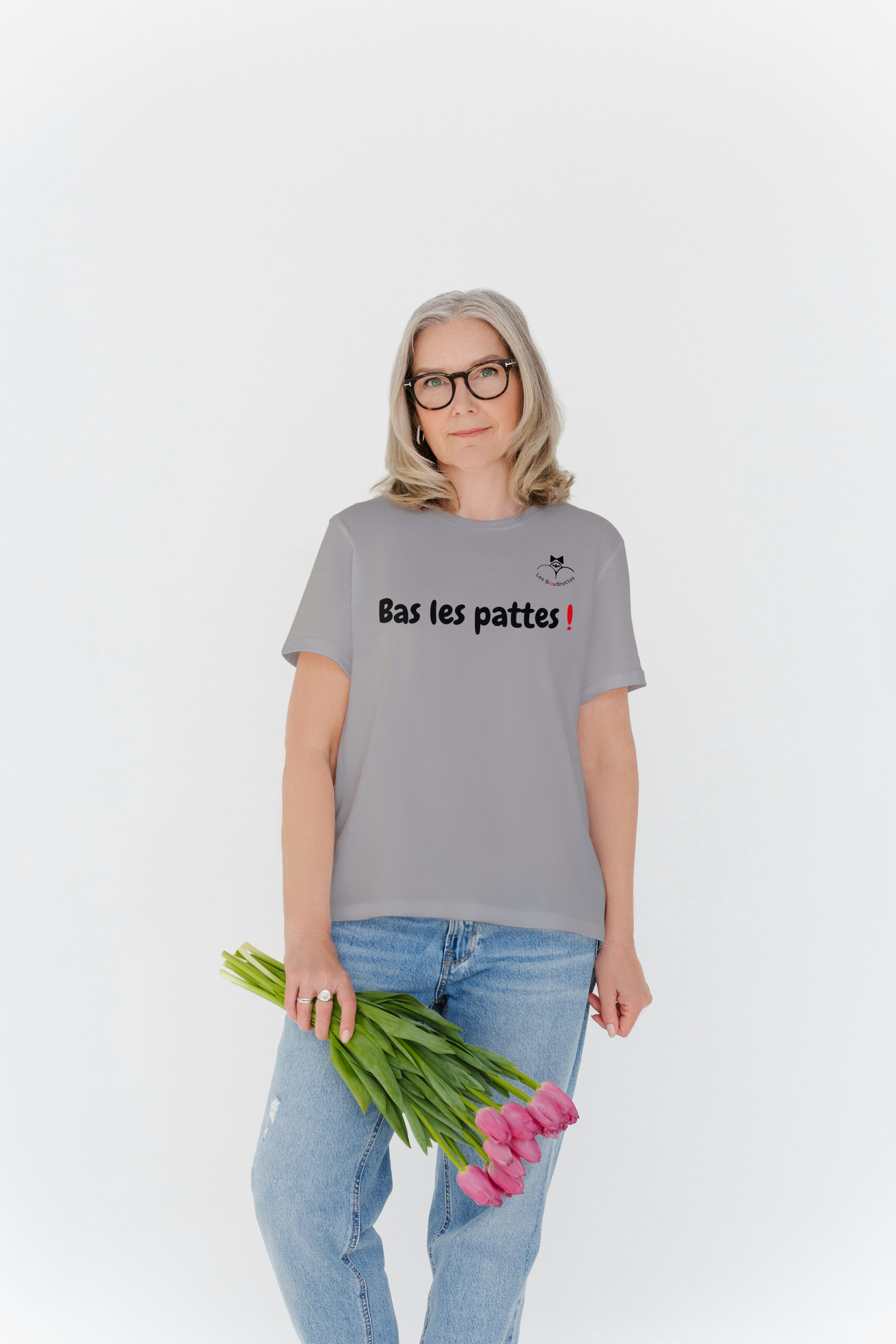 T-shirt "Bas les pattes !" avec le logo au dos