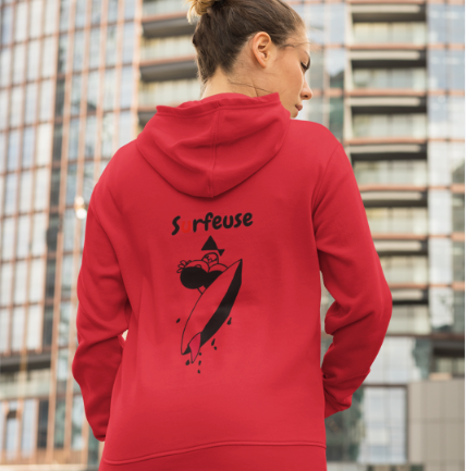 Sweat-shirt avec logo et texte à l'avant, et dessin "Surfeuse" à l'arrière