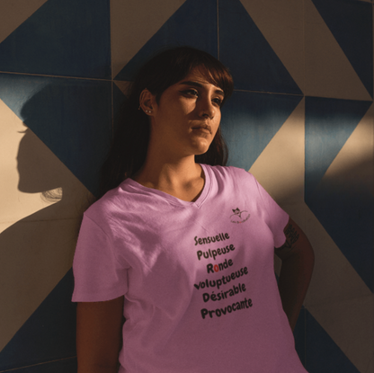 T-shirt "Sensuelle, pulpeuse, ronde, voluptueuse, désirable, provocante" avec le dessin au dos