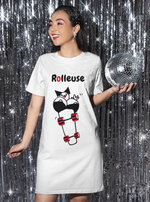 Robe avec le dessin 'Rolleuse' à l'avant et le logo au dos | Les Boudinettes