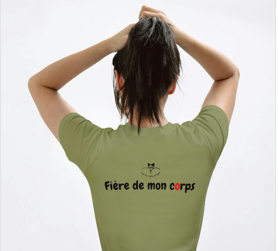 Robe 'Fière de mon corps' - motif à l'avant, texte et logo au dos | Les Boudinettes