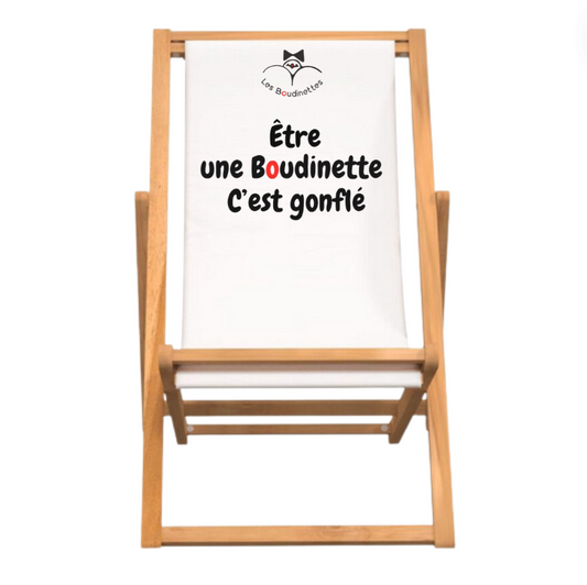 Chaise Longue avec le Message "Être une Boudinette, c'est Gonflé" et Logo Les Boudinettes