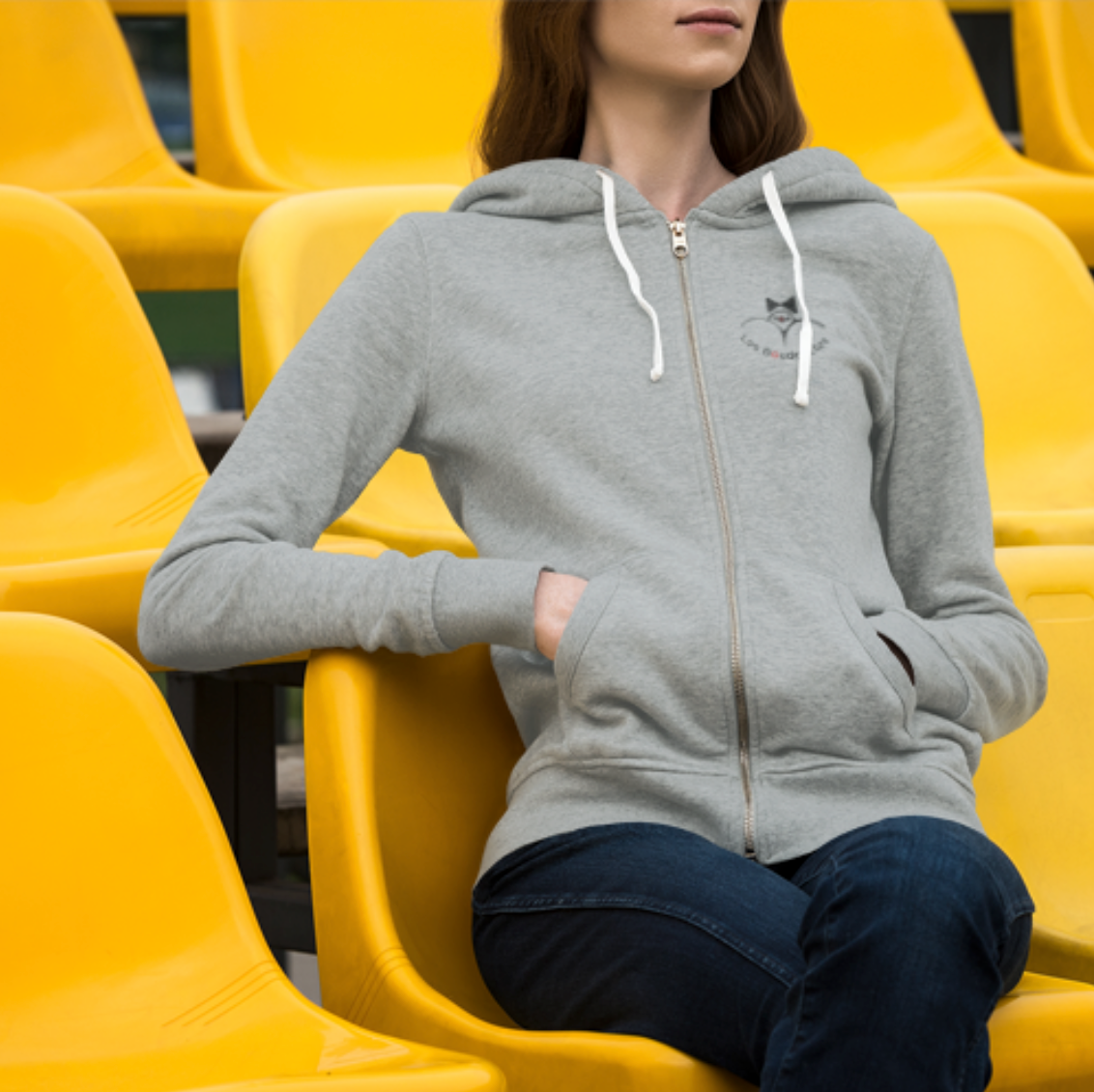 Sweat-shirt avec logo à l'avant, et dessin "Boudinette" à l'arrière