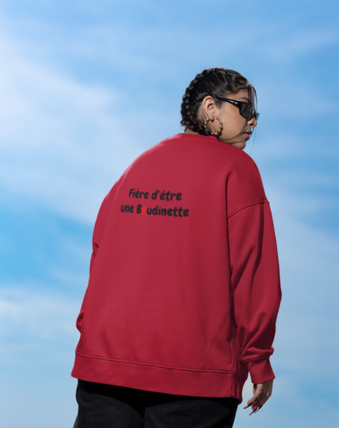 Sweat-shirt avec logo et le texte à l'avant, et inscription "Fière d’être une Boudinette" à l'arrière