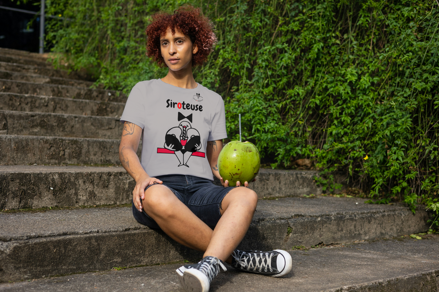 T-shirt Siroteuse avec Logo à l'Arrière